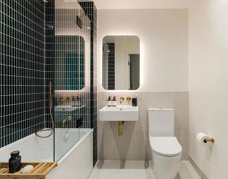 Luxury 1 Bed Riverside Apartment With Sky Lounge London United Kingdom